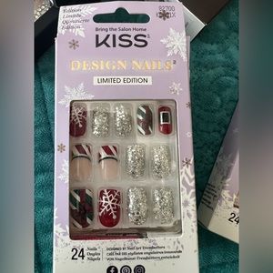 Kiss nails